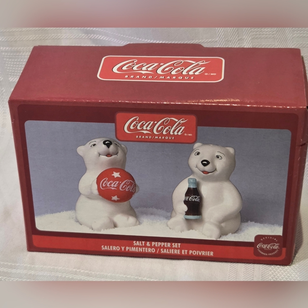 Coca Cola Playtime Cubs Polar Bear Salt & Pepper Shakers Gibson New